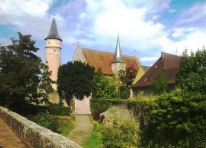 Wehranlage und Palatium mit Stadtgraben in Ochsenfurt